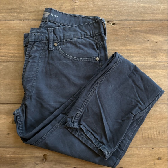 Old Navy 5-pocket Slim Fit Pants - Picture 2 of 4